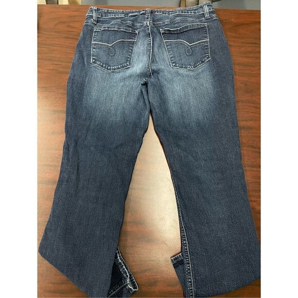 Lee Riders Mid-Rise Straight Women’s Denim Jeans - Picture 3 of 10